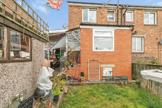 27, Deyne Road, Huddersfield photo 3
