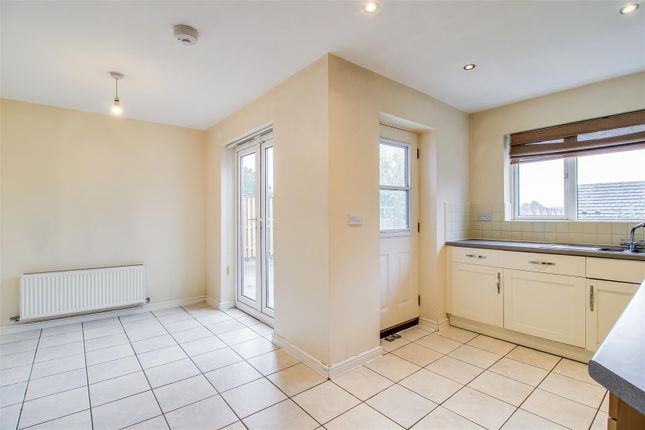 24, Kirkland Gardens, Monk Bretton, Barnsley photo 3