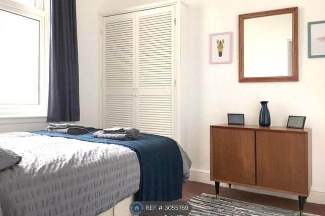 Flat, Dalby Square, Cliftonville, Margate photo 5