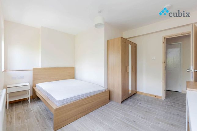 Flat to rent in County Street, 6Ah