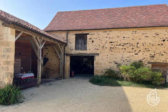 Farmhouse for sale in Le-Bugue, Aquitaine, 24260, France