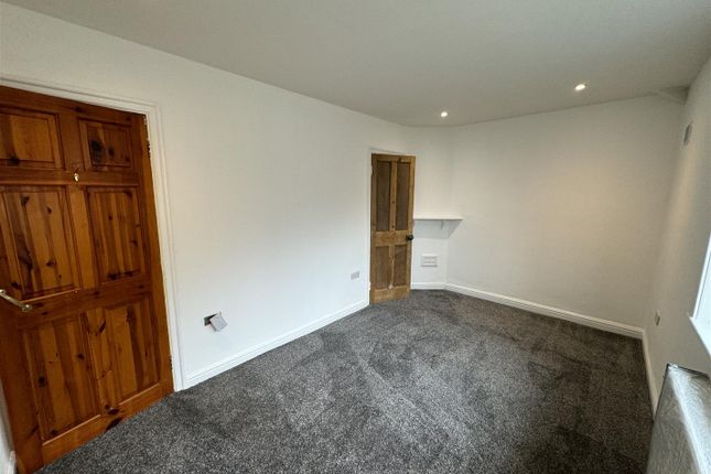 Flat for sale in Broomhill Drive, Keighley