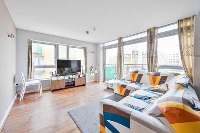 Thumbnail Flat for sale in Da Vinci Lodge, Greenwich Millennium Village, London