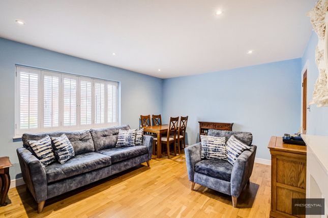 Flat for sale in Chequers Road, Loughton