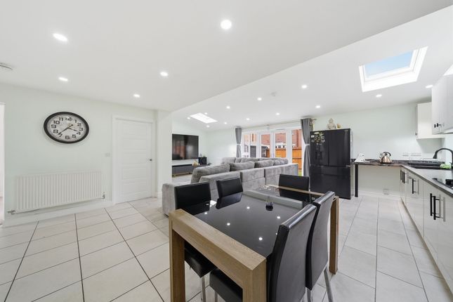 11 Drovers Close, Leicester photo 4