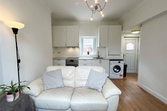 4, George Street, Mossley photo 3