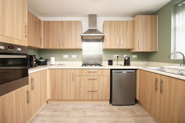 27a, Hawthorn Drive, Thornton-Cleveleys photo 2