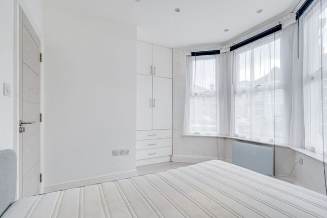 103A, Willingdon Road, Turnpike Lane photo 4