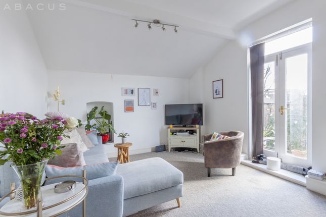 Thumbnail Flat to rent in Priory Road, South Hampstead