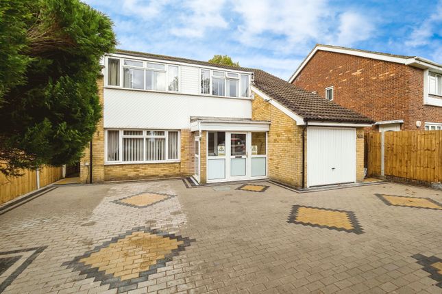 Thumbnail Detached house for sale in Chase Cross Road, Romford