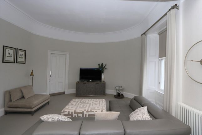 Town house to rent in Park Circus, Glasgow