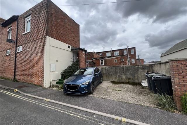 The Flat, 244 London Road, Waterlooville photo 2