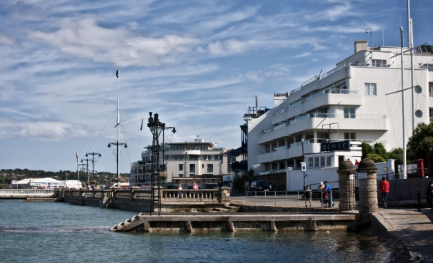 23, Cowes photo 3