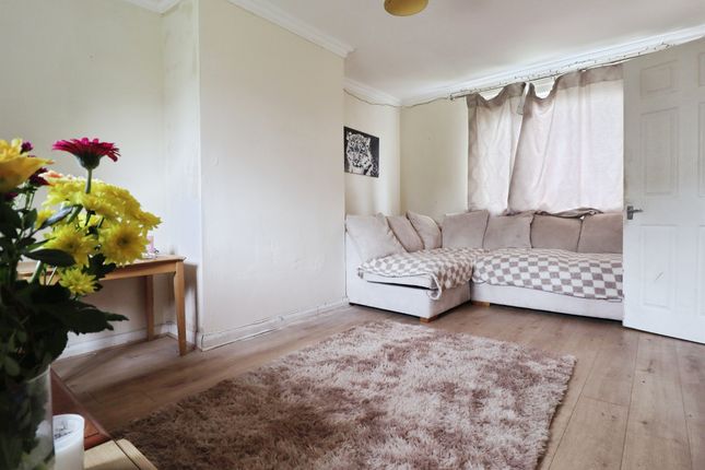 3, Tynant Road, Pontypridd photo 3