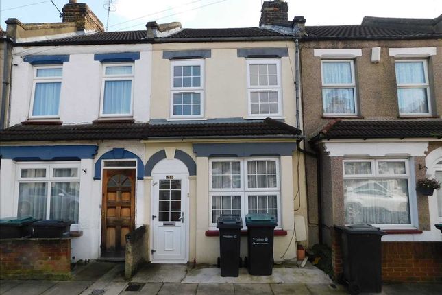 Thumbnail Terraced house to rent in Gordon Road, Gravesend