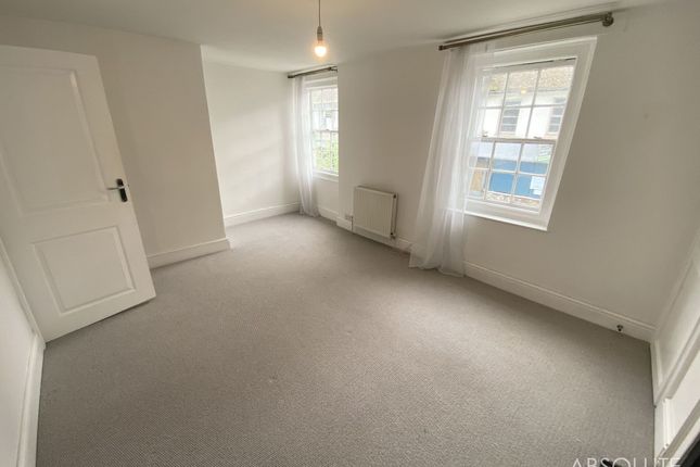 24 Bolton Street, Brixham photo 3