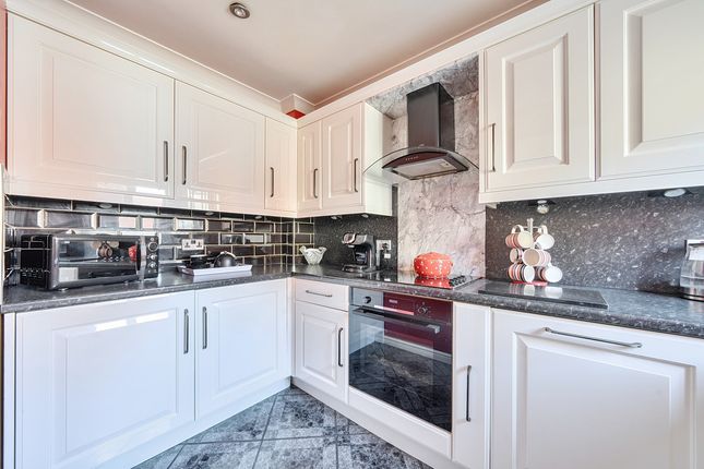 62, Oldfield Drive, Rochester photo 2