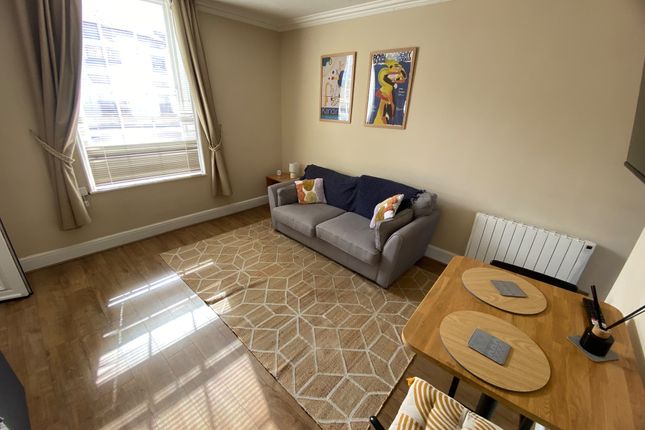 Flat 3, 2a, STOURPORT-ON-SEVERN photo 4