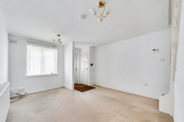 11, Fleetwood Court, Swindon photo 2