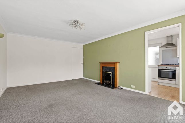 33, Willow Road, Cheltenham photo 4