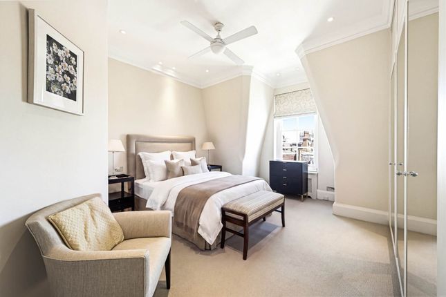 Flat 23, Sloane Court West, London photo 4
