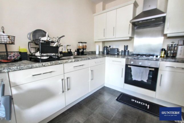 13, Langsett Court, Bradford photo 4