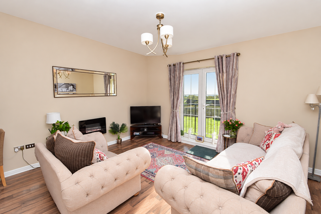 42, Agincourt Drive, Bradford photo 2