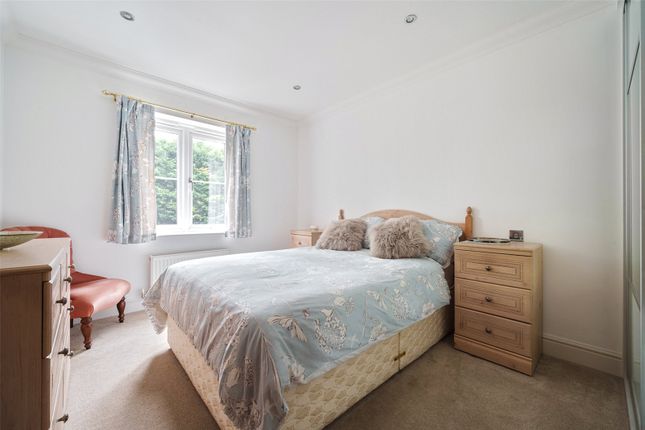 17 Imperial Court,, Reading Road, Berkshire photo 4