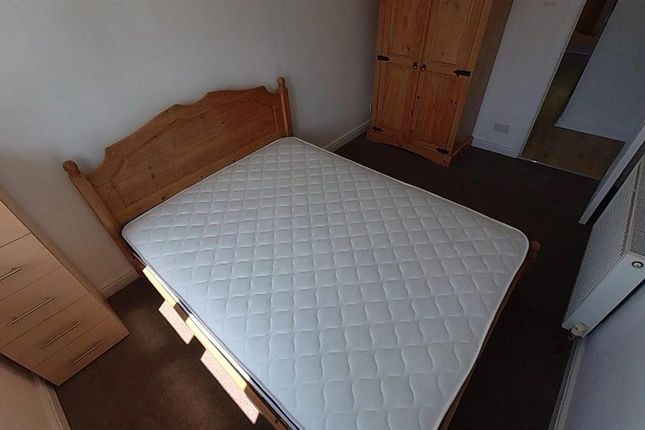60a Hathersage Road, Manchester photo 5