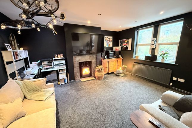 1b Amisfield Road, Halifax photo 2