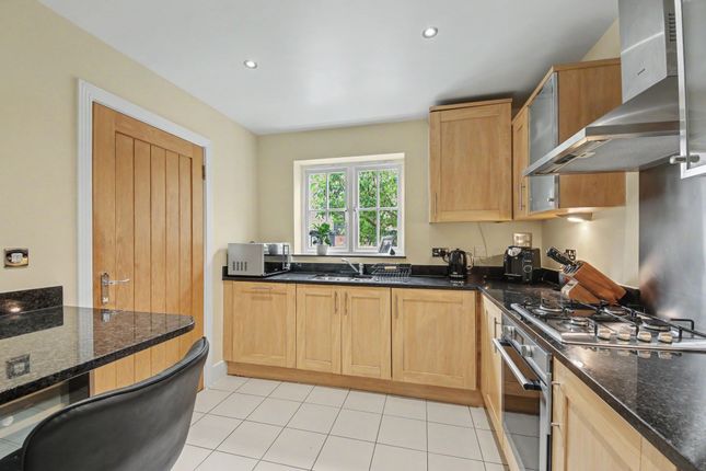 24 Millside, Southampton photo 4