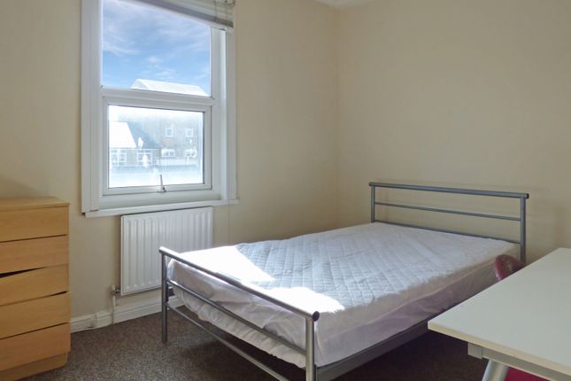 Room to rent in Cowley Road, Oxford