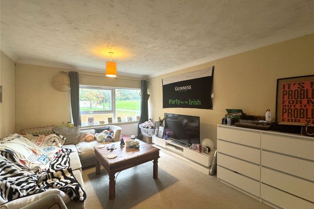 26, Bach Close, Hampshire photo 3