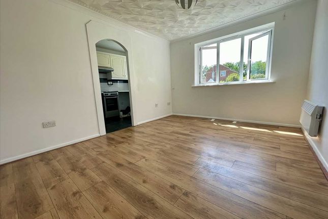 40, Danbury Crescent, South Ockendon photo 3