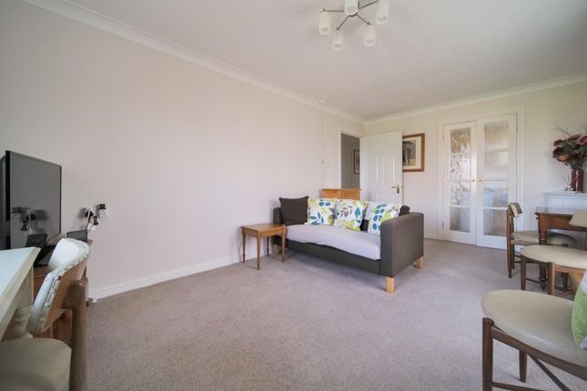 19, Giffords Court, Melksham photo 4