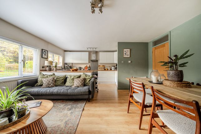 Hickling Way, Harpenden photo 3