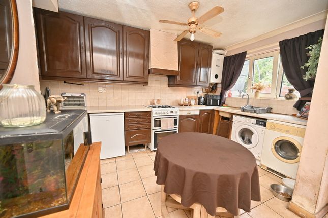 13, Cooper Road, Barnsley photo 4