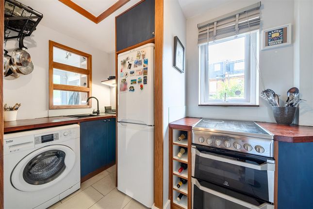 15, Vale Road South, Surbiton photo 3