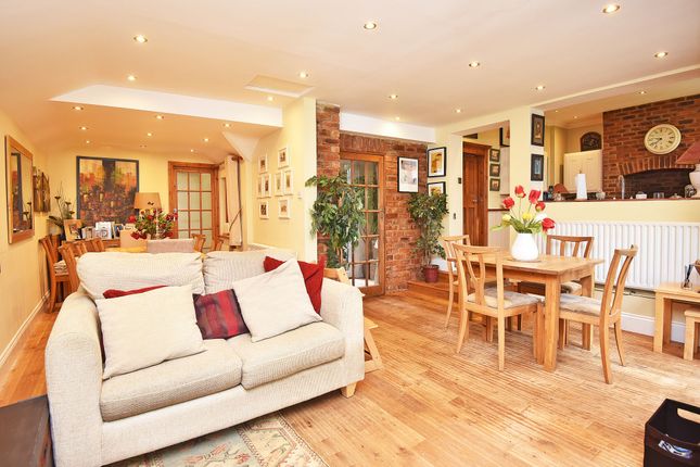 14 Victoria Road, Harrogate photo 3