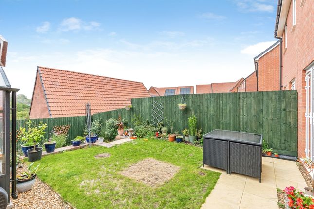 91, Foster Way, KETTERING photo 4