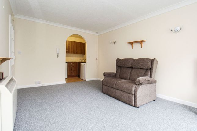 1-bed flat on Flat 2 Homepoint House, Mersham Gardens, Bitterne, Southampton, £80,000