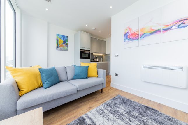 Studio to rent in Westgate House, West Gate, London