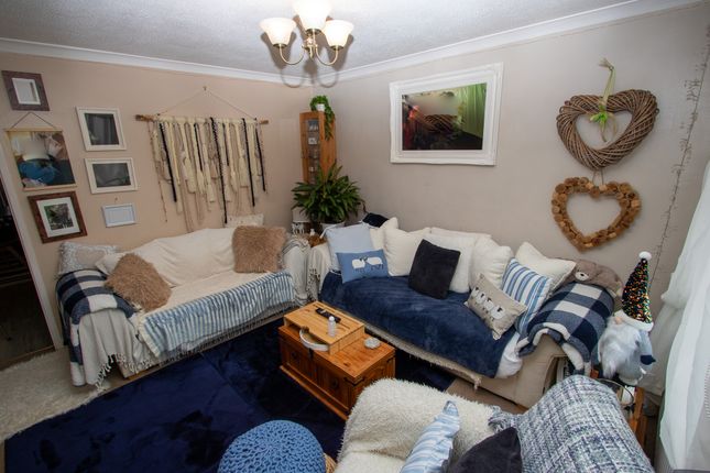 7, Tudor Close, Winsford photo 2