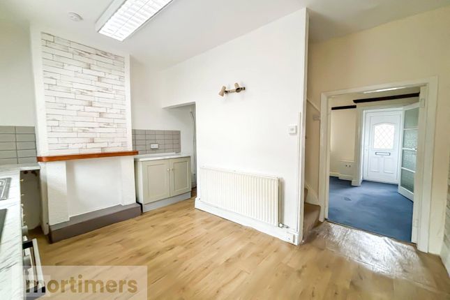 9, Spring Lane, Lancashire photo 3