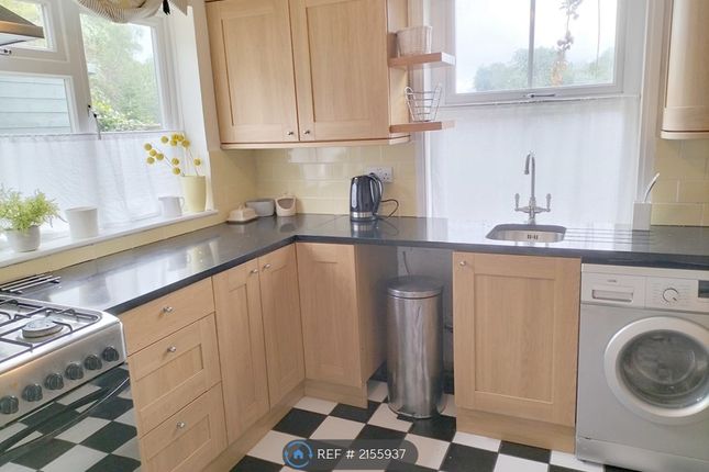 Thumbnail Flat to rent in Wey Hill, Haslemere