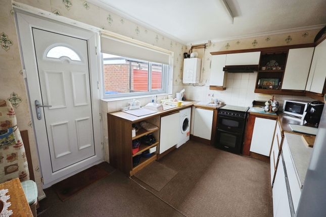 37, Carisbrooke Crescent, Bishop Auckland photo 3