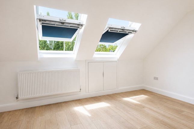 246 Chessington Road, Epsom photo 3