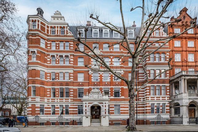 Flat 18, 169, Queen's Gate, London photo 3