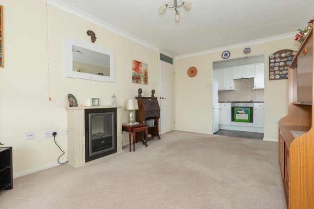 25, Freshbrook Court, Freshbrook Road, Lancing photo 4