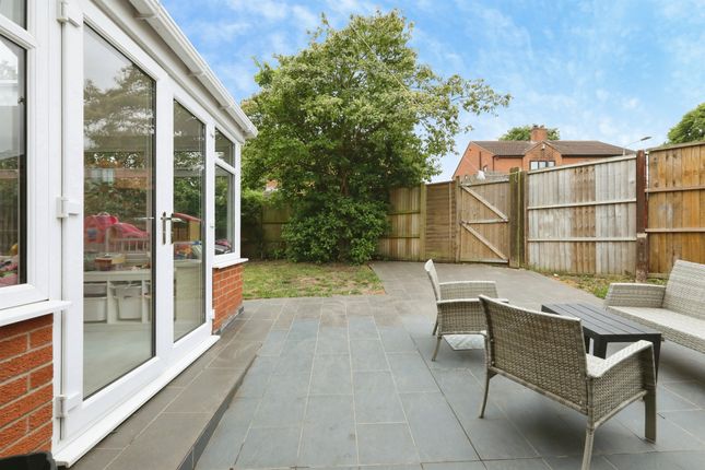 119, Camborne Crescent, Retford photo 3